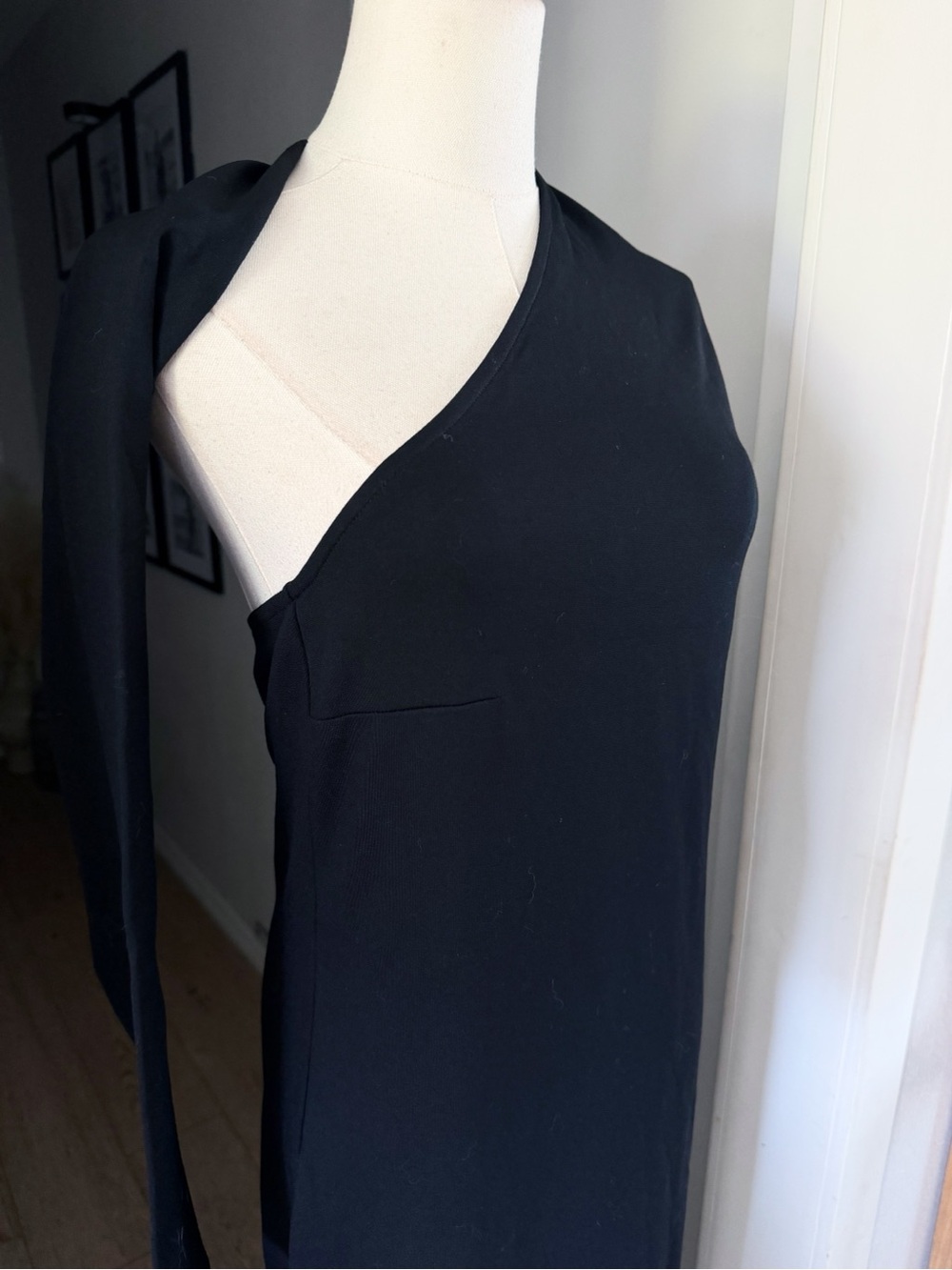Marcella NYC Manhattan Black Open Back Slit Gown Sz L NEW - Picture 5 of 9